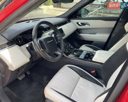 Червоний Ленд Ровер Рендж Ровер Велар, об'ємом двигуна 2 л та пробігом 133 тис. км за 34490 $, фото 40 на Automoto.ua