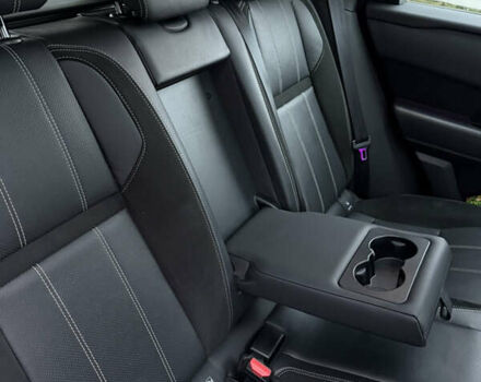 Красный Ленд Ровер Рендж Ровер Велар, объемом двигателя 2 л и пробегом 65 тыс. км за 47000 $, фото 15 на Automoto.ua