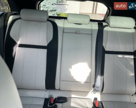 Червоний Ленд Ровер Рендж Ровер Велар, об'ємом двигуна 2 л та пробігом 133 тис. км за 34490 $, фото 42 на Automoto.ua