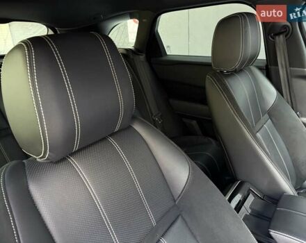 Красный Ленд Ровер Рендж Ровер Велар, объемом двигателя 2 л и пробегом 111 тыс. км за 39333 $, фото 38 на Automoto.ua