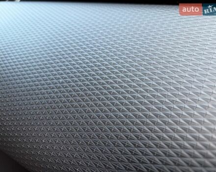 Червоний Ленд Ровер Рендж Ровер Велар, об'ємом двигуна 2 л та пробігом 111 тис. км за 44200 $, фото 6 на Automoto.ua