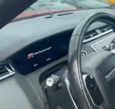 Красный Ленд Ровер Рендж Ровер Велар, объемом двигателя 2 л и пробегом 95 тыс. км за 44222 $, фото 11 на Automoto.ua