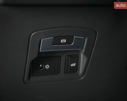 Червоний Ленд Ровер Рендж Ровер Велар, об'ємом двигуна 2 л та пробігом 82 тис. км за 38900 $, фото 38 на Automoto.ua