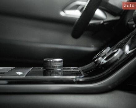 Червоний Ленд Ровер Рендж Ровер Велар, об'ємом двигуна 2 л та пробігом 82 тис. км за 38900 $, фото 45 на Automoto.ua