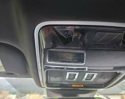 Красный Ленд Ровер Рендж Ровер Велар, объемом двигателя 2 л и пробегом 125 тыс. км за 35000 $, фото 4 на Automoto.ua