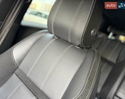 Червоний Ленд Ровер Рендж Ровер Велар, об'ємом двигуна 2 л та пробігом 99 тис. км за 43222 $, фото 31 на Automoto.ua