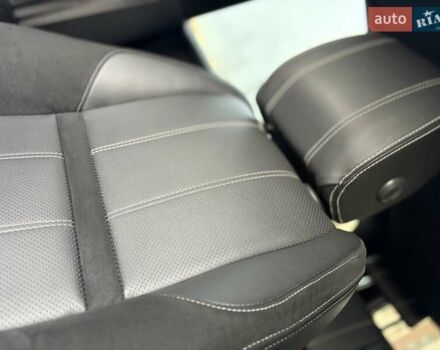 Червоний Ленд Ровер Рендж Ровер Велар, об'ємом двигуна 2 л та пробігом 99 тис. км за 43222 $, фото 32 на Automoto.ua