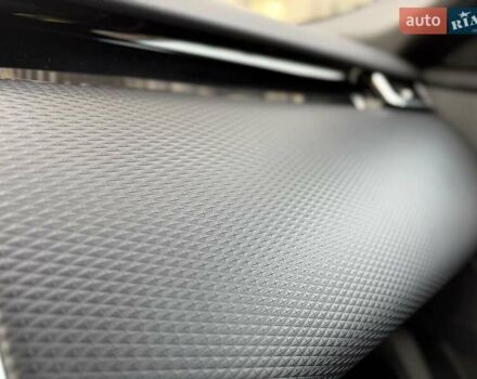 Червоний Ленд Ровер Рендж Ровер Велар, об'ємом двигуна 2 л та пробігом 99 тис. км за 43222 $, фото 33 на Automoto.ua