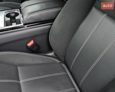 Красный Ленд Ровер Рендж Ровер Велар, объемом двигателя 2 л и пробегом 60 тыс. км за 42500 $, фото 7 на Automoto.ua