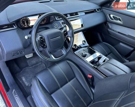 Червоний Ленд Ровер Рендж Ровер Велар, об'ємом двигуна 2 л та пробігом 97 тис. км за 35500 $, фото 10 на Automoto.ua