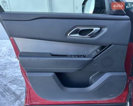 Червоний Ленд Ровер Рендж Ровер Велар, об'ємом двигуна 2 л та пробігом 97 тис. км за 35500 $, фото 11 на Automoto.ua