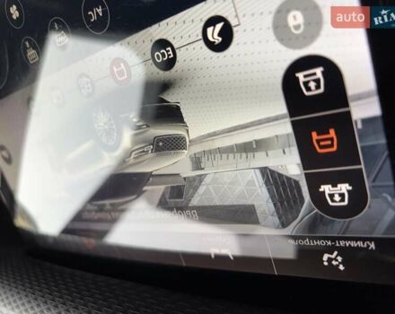 Червоний Ленд Ровер Рендж Ровер Велар, об'ємом двигуна 2 л та пробігом 99 тис. км за 43222 $, фото 36 на Automoto.ua