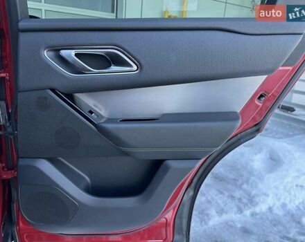 Червоний Ленд Ровер Рендж Ровер Велар, об'ємом двигуна 2 л та пробігом 97 тис. км за 35500 $, фото 26 на Automoto.ua