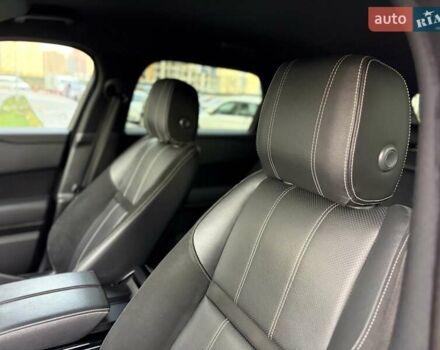 Червоний Ленд Ровер Рендж Ровер Велар, об'ємом двигуна 2 л та пробігом 99 тис. км за 43222 $, фото 28 на Automoto.ua