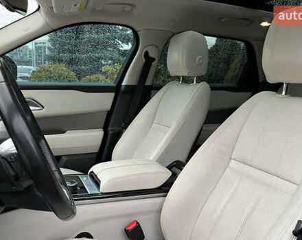 Червоний Ленд Ровер Рендж Ровер Велар, об'ємом двигуна 2 л та пробігом 145 тис. км за 30900 $, фото 8 на Automoto.ua