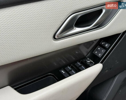 Червоний Ленд Ровер Рендж Ровер Велар, об'ємом двигуна 2 л та пробігом 145 тис. км за 28499 $, фото 17 на Automoto.ua