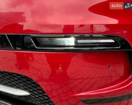 Красный Ленд Ровер Рендж Ровер Велар, объемом двигателя 2 л и пробегом 75 тыс. км за 33900 $, фото 17 на Automoto.ua
