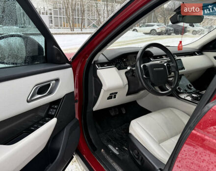 Червоний Ленд Ровер Рендж Ровер Велар, об'ємом двигуна 2 л та пробігом 145 тис. км за 28499 $, фото 9 на Automoto.ua