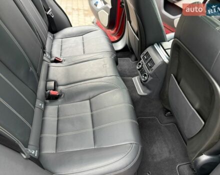 Красный Ленд Ровер Рендж Ровер Велар, объемом двигателя 2 л и пробегом 75 тыс. км за 33900 $, фото 30 на Automoto.ua