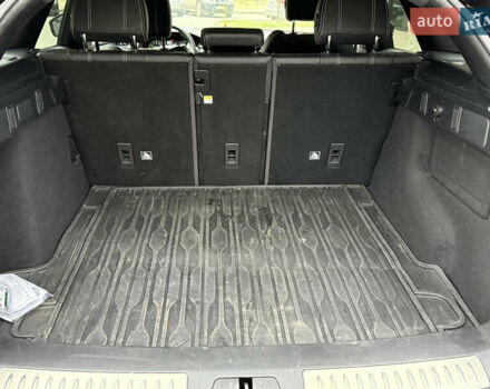 Червоний Ленд Ровер Рендж Ровер Велар, об'ємом двигуна 2 л та пробігом 91 тис. км за 31999 $, фото 13 на Automoto.ua