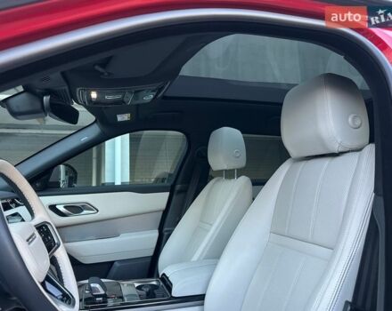 Червоний Ленд Ровер Рендж Ровер Велар, об'ємом двигуна 2 л та пробігом 31 тис. км за 59700 $, фото 36 на Automoto.ua