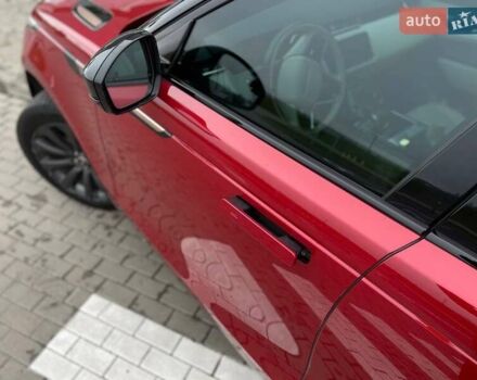 Червоний Ленд Ровер Рендж Ровер Велар, об'ємом двигуна 2 л та пробігом 30 тис. км за 72000 $, фото 5 на Automoto.ua