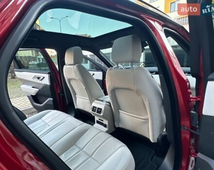Червоний Ленд Ровер Рендж Ровер Велар, об'ємом двигуна 2 л та пробігом 31 тис. км за 59700 $, фото 44 на Automoto.ua