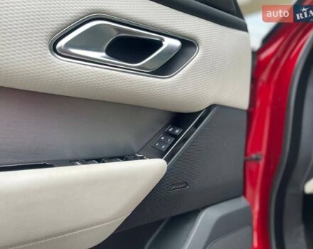 Червоний Ленд Ровер Рендж Ровер Велар, об'ємом двигуна 2 л та пробігом 30 тис. км за 69900 $, фото 7 на Automoto.ua