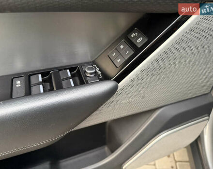 Ленд Ровер Рендж Ровер Велар, объемом двигателя 3 л и пробегом 136 тыс. км за 38000 $, фото 12 на Automoto.ua