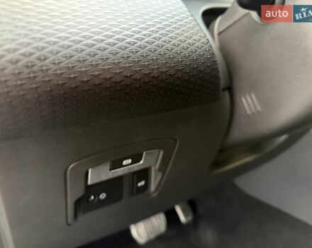 Ленд Ровер Рендж Ровер Велар, объемом двигателя 3 л и пробегом 136 тыс. км за 38000 $, фото 27 на Automoto.ua
