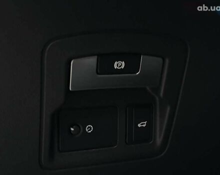 Ленд Ровер Рендж Ровер Велар, объемом двигателя 2 л и пробегом 127 тыс. км за 27900 $, фото 28 на Automoto.ua