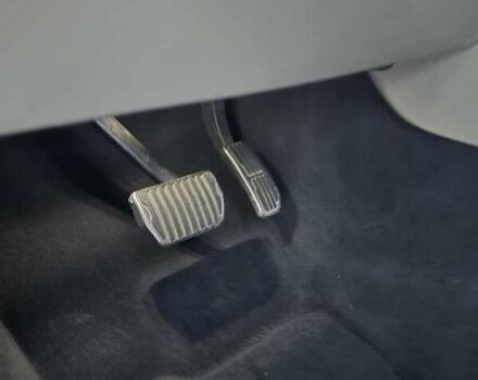 Ленд Ровер Рендж Ровер Велар, объемом двигателя 2 л и пробегом 105 тыс. км за 39999 $, фото 20 на Automoto.ua