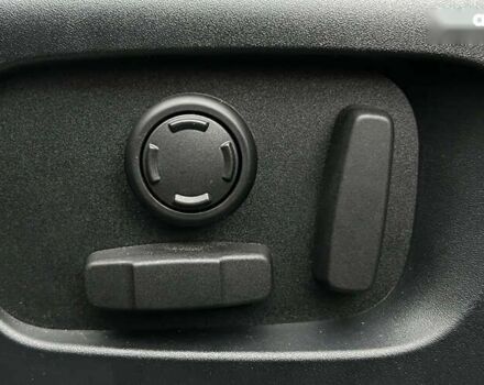 Ленд Ровер Рендж Ровер Велар, объемом двигателя 2 л и пробегом 91 тыс. км за 31900 $, фото 20 на Automoto.ua