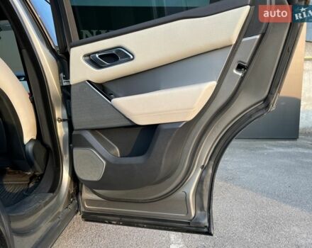 Сірий Ленд Ровер Рендж Ровер Велар, об'ємом двигуна 3 л та пробігом 83 тис. км за 46000 $, фото 32 на Automoto.ua