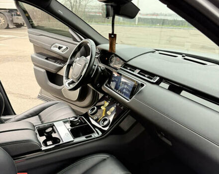 Серый Ленд Ровер Рендж Ровер Велар, объемом двигателя 2 л и пробегом 147 тыс. км за 31900 $, фото 24 на Automoto.ua