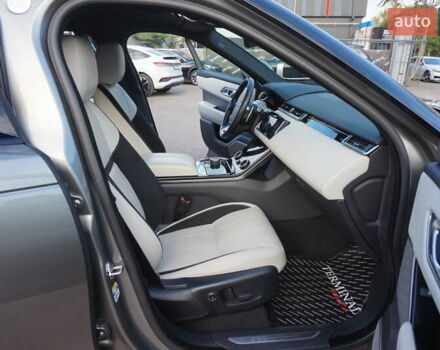 Серый Ленд Ровер Рендж Ровер Велар, объемом двигателя 2 л и пробегом 26 тыс. км за 44000 $, фото 31 на Automoto.ua