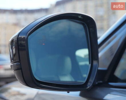 Серый Ленд Ровер Рендж Ровер Велар, объемом двигателя 2 л и пробегом 26 тыс. км за 44000 $, фото 17 на Automoto.ua