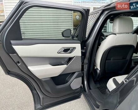 Сірий Ленд Ровер Рендж Ровер Велар, об'ємом двигуна 2 л та пробігом 93 тис. км за 43500 $, фото 42 на Automoto.ua