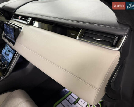 Серый Ленд Ровер Рендж Ровер Велар, объемом двигателя 3 л и пробегом 113 тыс. км за 38000 $, фото 45 на Automoto.ua