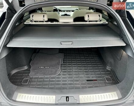 Сірий Ленд Ровер Рендж Ровер Велар, об'ємом двигуна 2 л та пробігом 93 тис. км за 43500 $, фото 58 на Automoto.ua