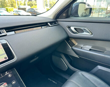 Серый Ленд Ровер Рендж Ровер Велар, объемом двигателя 3 л и пробегом 87 тыс. км за 39499 $, фото 21 на Automoto.ua