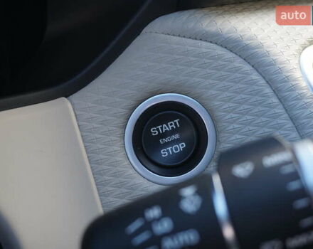 Серый Ленд Ровер Рендж Ровер Велар, объемом двигателя 2 л и пробегом 26 тыс. км за 44000 $, фото 45 на Automoto.ua