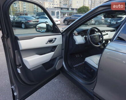 Серый Ленд Ровер Рендж Ровер Велар, объемом двигателя 2 л и пробегом 26 тыс. км за 44000 $, фото 18 на Automoto.ua