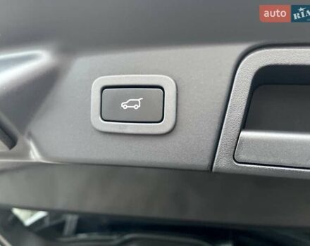 Сірий Ленд Ровер Рендж Ровер Велар, об'ємом двигуна 2 л та пробігом 93 тис. км за 43500 $, фото 59 на Automoto.ua