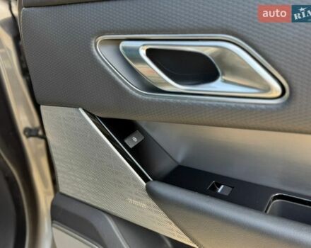 Сірий Ленд Ровер Рендж Ровер Велар, об'ємом двигуна 2 л та пробігом 140 тис. км за 32999 $, фото 49 на Automoto.ua