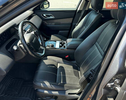 Сірий Ленд Ровер Рендж Ровер Велар, об'ємом двигуна 3 л та пробігом 89 тис. км за 39500 $, фото 21 на Automoto.ua
