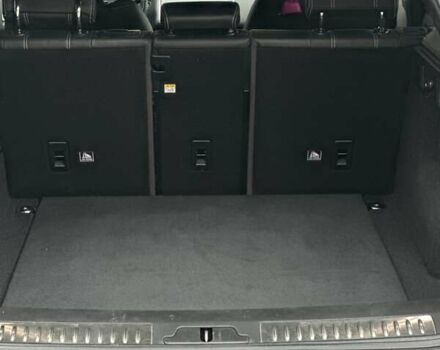 Серый Ленд Ровер Рендж Ровер Велар, объемом двигателя 2 л и пробегом 133 тыс. км за 31000 $, фото 3 на Automoto.ua