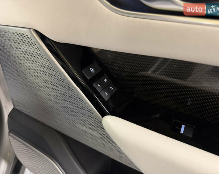 Серый Ленд Ровер Рендж Ровер Велар, объемом двигателя 3 л и пробегом 113 тыс. км за 38000 $, фото 44 на Automoto.ua