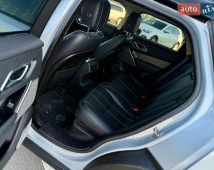 Серый Ленд Ровер Рендж Ровер Велар, объемом двигателя 2 л и пробегом 129 тыс. км за 32000 $, фото 16 на Automoto.ua