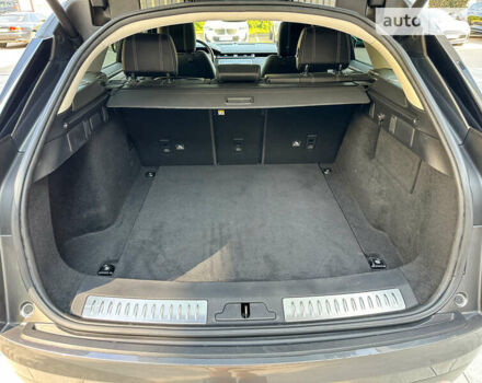 Серый Ленд Ровер Рендж Ровер Велар, объемом двигателя 3 л и пробегом 87 тыс. км за 39499 $, фото 26 на Automoto.ua